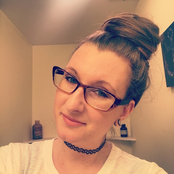 Meet your Posher, Amy - Picture 1 of 1